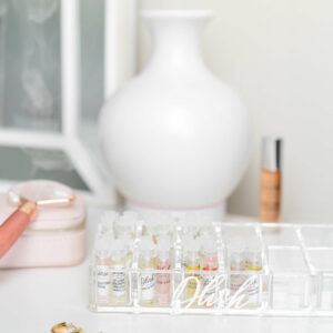 mini-fragrance-samples-in-perfume-organsier